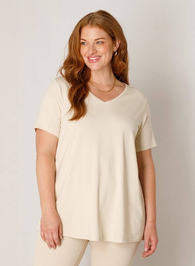 BASE LEVEL CURVY Alba T-Shirts - Light Beige - maat 0(46)