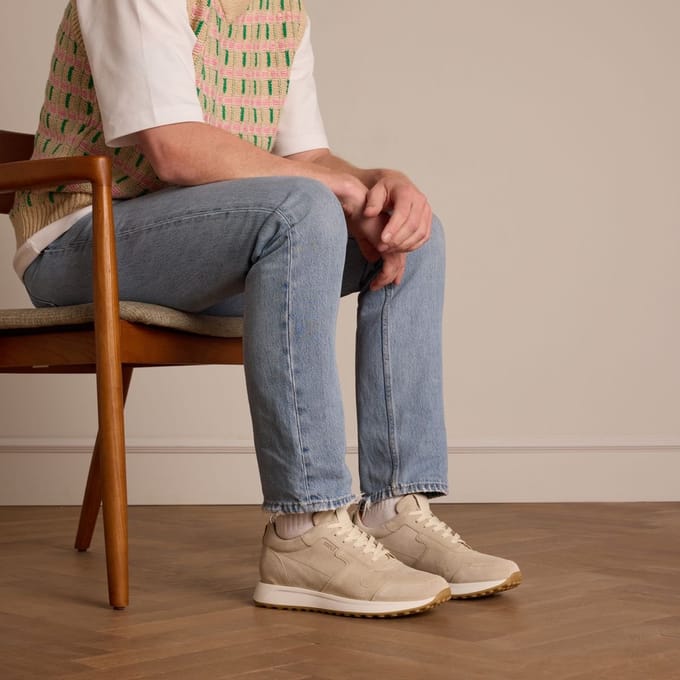 Manfield - Heren - Beige suède sneakers - Maat 41