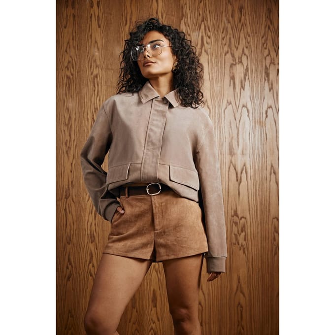 boohoo Dames Op maat gemaakte mini shorts van nepsuede | Bruin | Maat: 38