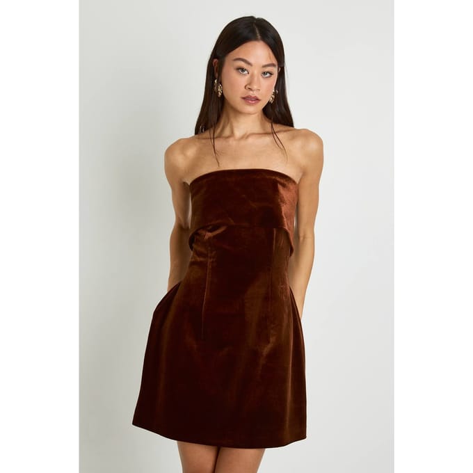 boohoo Dames Lange fluwelen Bardot crepe jurk | Chocoladebruin | Maat: 42