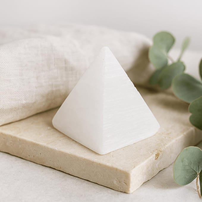 Seleniet piramide - 5 cm