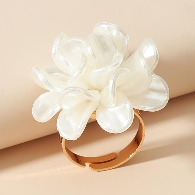 Franse Zachte Wind Imitatie Parel Bloei Openings Verstelbare Ring Dames Elegante Temperament Vakantie Accessoires Cadeau resizable white