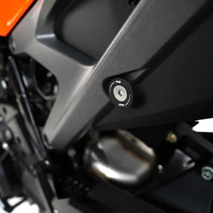Achterste voetsteun gaten afdekkappen R&G Racing 1