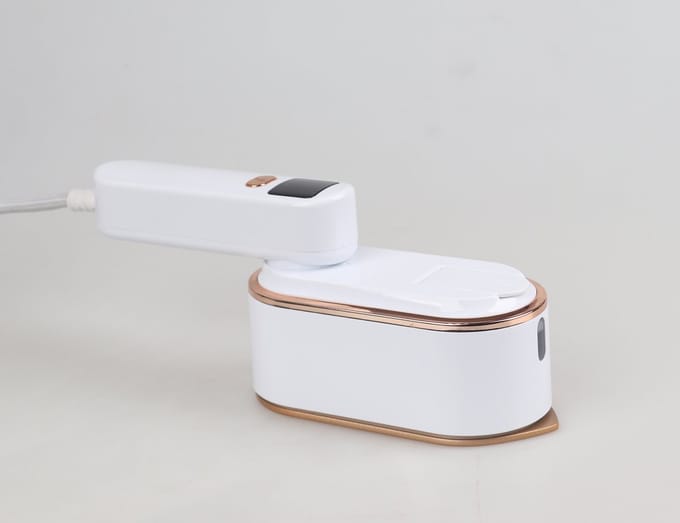 AQUA LASER STOOMSTRIJKIJZER COMPACT WIT/GOUD