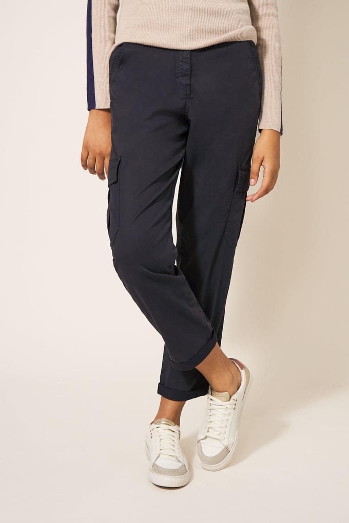 White Stuff Everleigh Cargo Trouser Washed Black Taglia: 20 | Pantaloni cargo Outlet | Donna | Nero