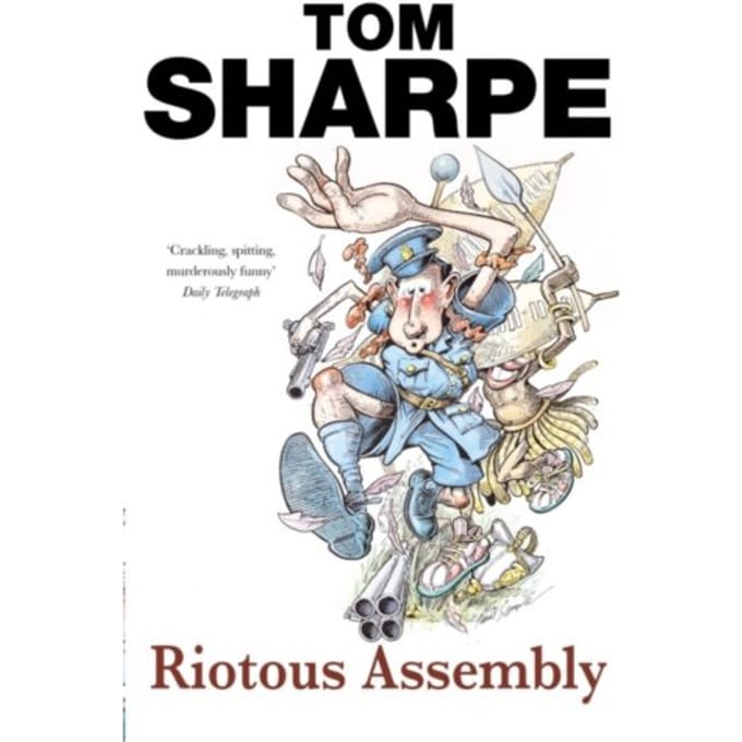 Riotous Assembly door Tom Sharpe Paperback Boek 9780099435457