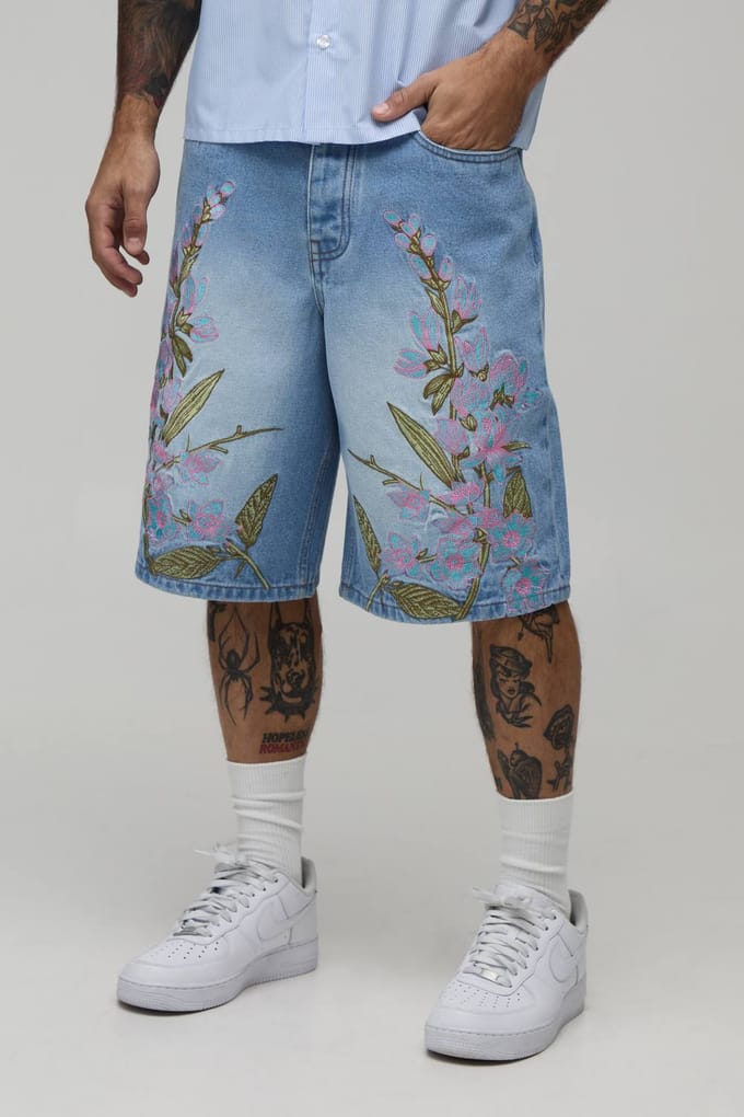 Baggy Stijve Denim Shorts Met Geborduurde Bloemen | Light Blue | Size 32