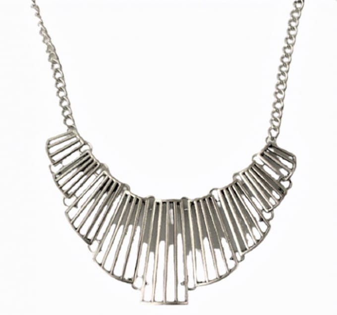 Metalen moderne ketting- Lizzy- zilverkleur