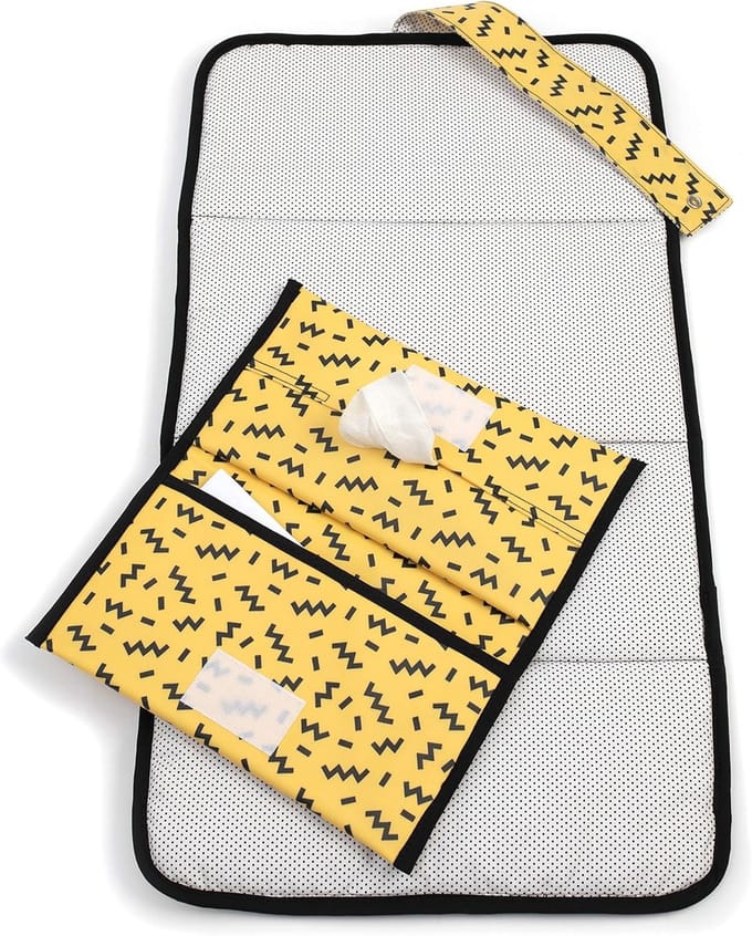 Verschoningsset Combi - Luieretui Matje - Onderweg Luiers - Compact Opvouwbaar - 35x17x2.5 cm - Geel