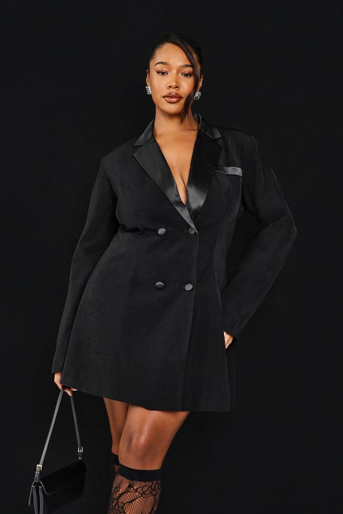 boohoo Dames Gestructureerde blazerjurk met contrasterende revers | Zwart | Maat: 48