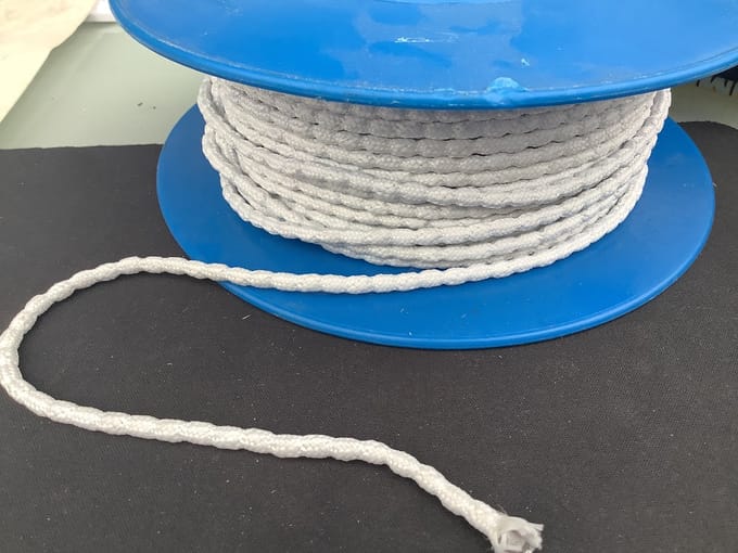 Loodkoord band voor gordijn/vitrage. 5 meter. 70 gram per mtr. loodveter.