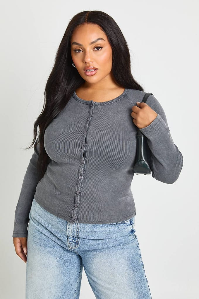 boohoo Dames Plus lange mouwen button-down acid wash top | Houtskool | Maat: 46