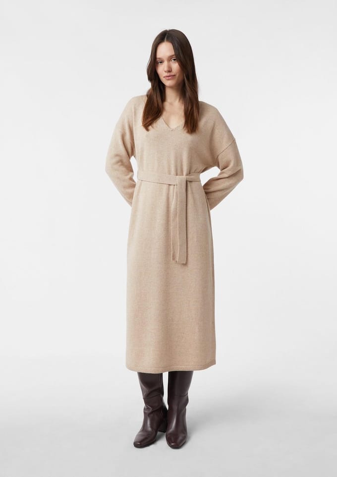 Flatterende V-hals midi pull jurk voor dames COMMA