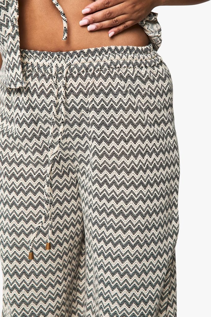 boohoo Dames Plus Zig Zag Gebreide Strandbroek | Mono | Maat: 28