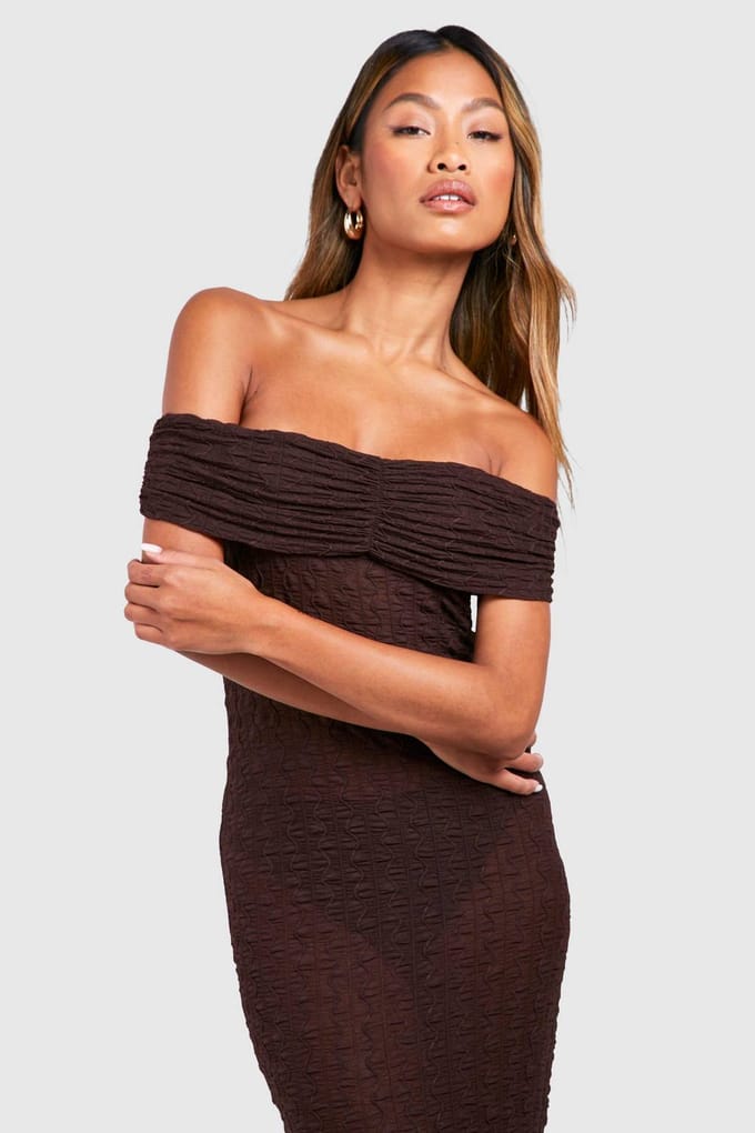 boohoo Dames Bardot geruichte textuur midaxi-jurk | Chocoladebruin | Maat: 38