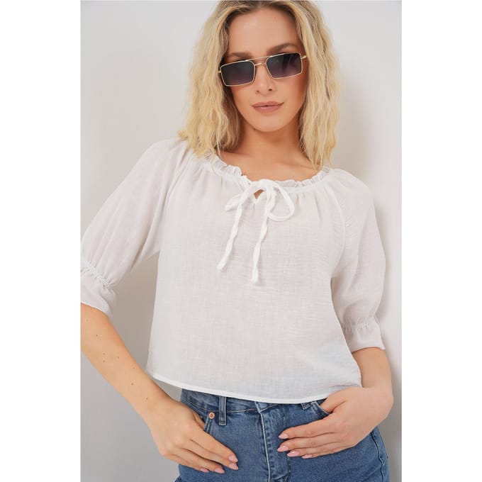 Getextureerde Bootneck Crop Blouse met Pompom Detail