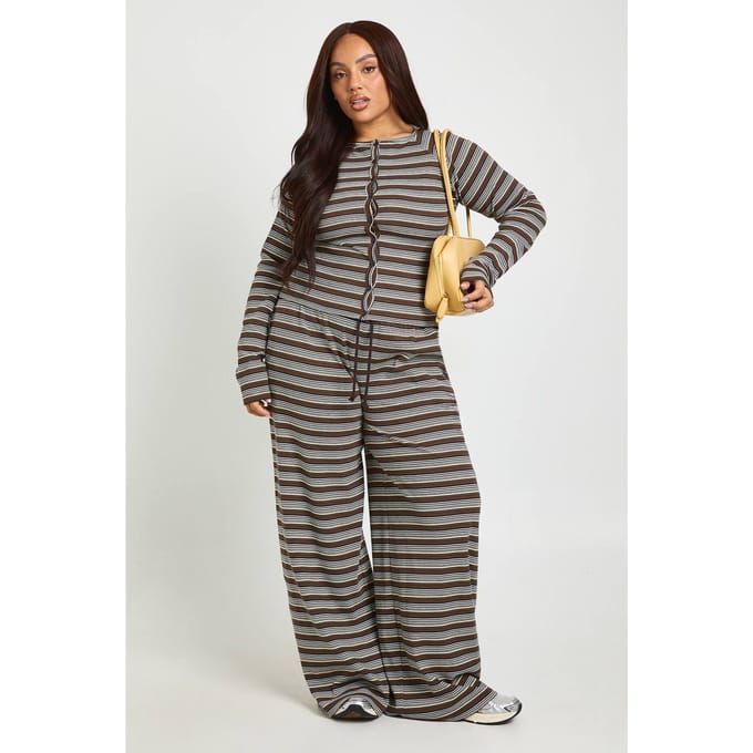 boohoo Dames Plus Gestreepte Wijde Pijpen Broek | Koffie | Maat: 48
