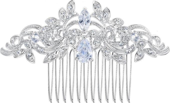 Bruidshaaraccessoire met Kristallijnen Bladmotief en Golfaccent voor Bruiloft