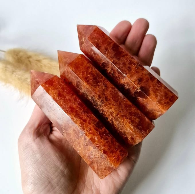 Strawberry Quartz Edelsteen Torens – 9-10 cm (2-3 cm dik) Obelisk punt