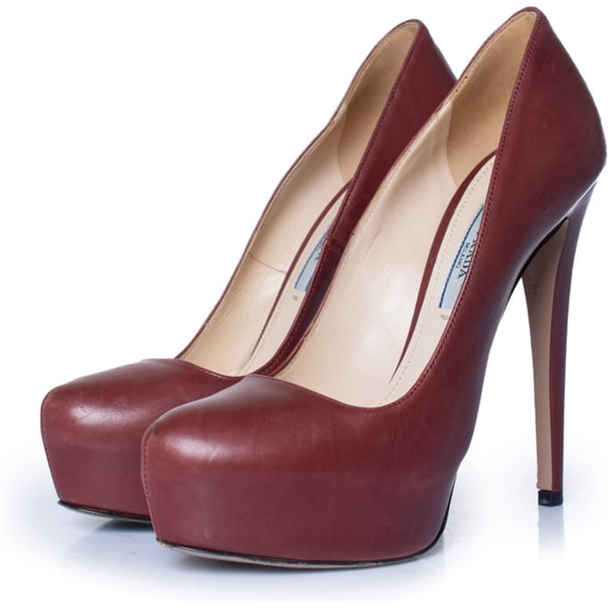 Prada rode platform pumps