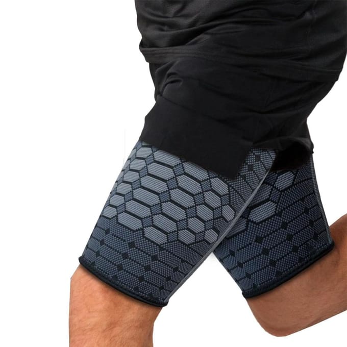 1 Paar Dij Compressie Sleeve Antislip Workout Wrap Hamstring Brace Spierherstel Liessteun M black