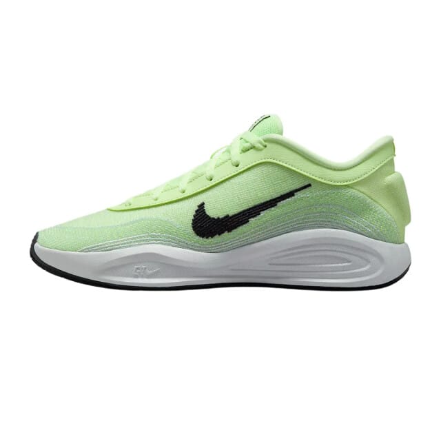 Nike g.t. Hustle academy basketbal in de kleur geel.