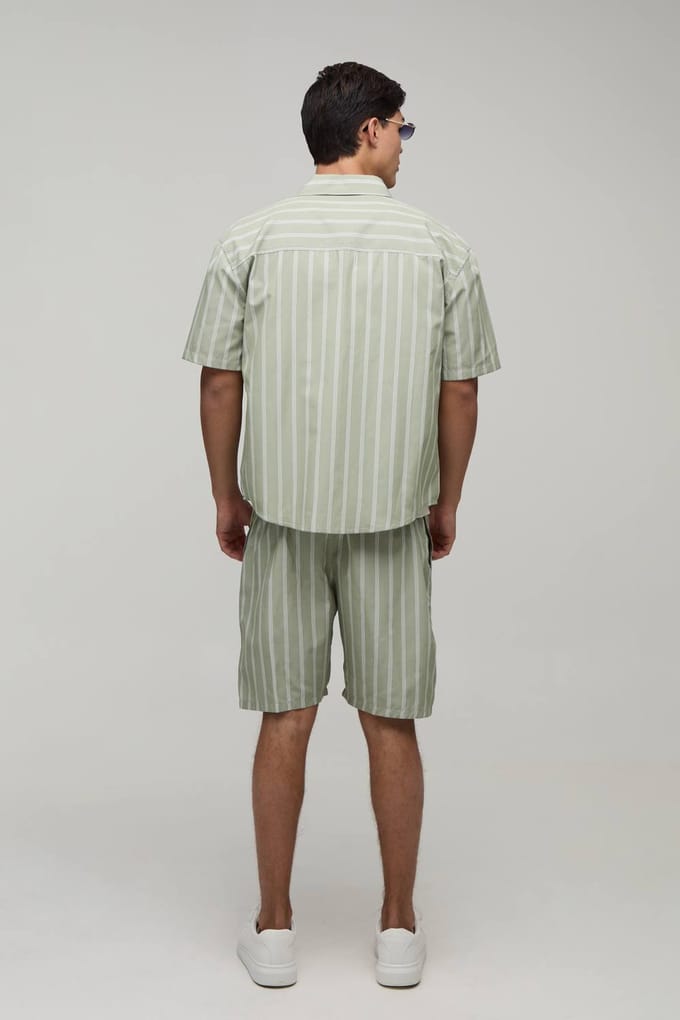 Oversized Shirt Met Brede Strepen En Gebogen Zoom & Wijde Short Set | Sage | Size Medium