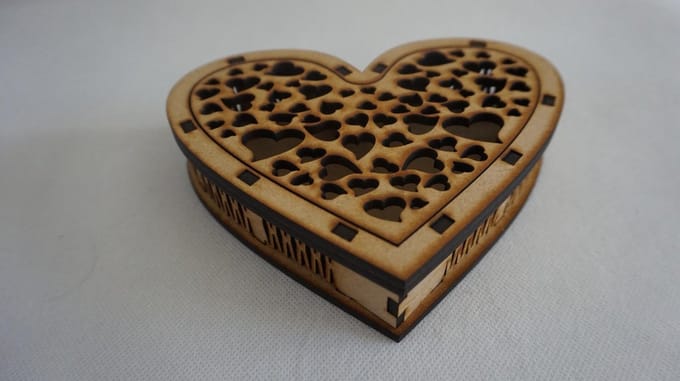 Valentijn - Geschenkdoos - Cadeauverpakking - Moederdag - doosje met hartjes