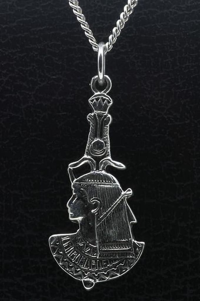 Zilveren Nefertem - Godin van parfum ketting hanger