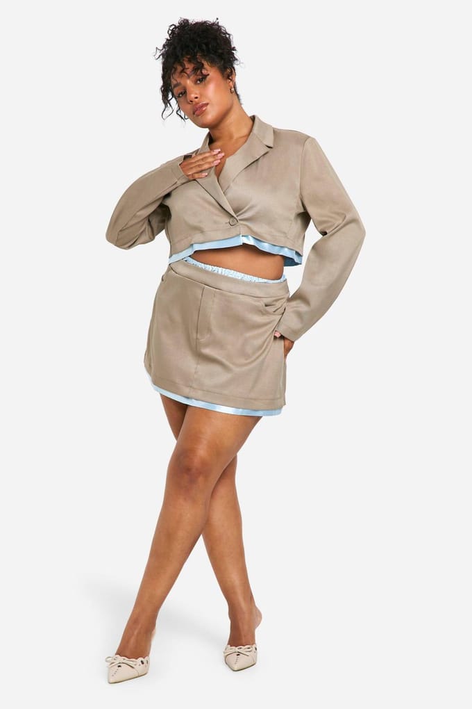 boohoo Dames Plus Minirok met Satijnen Tailleband | Steen | Maat: 56