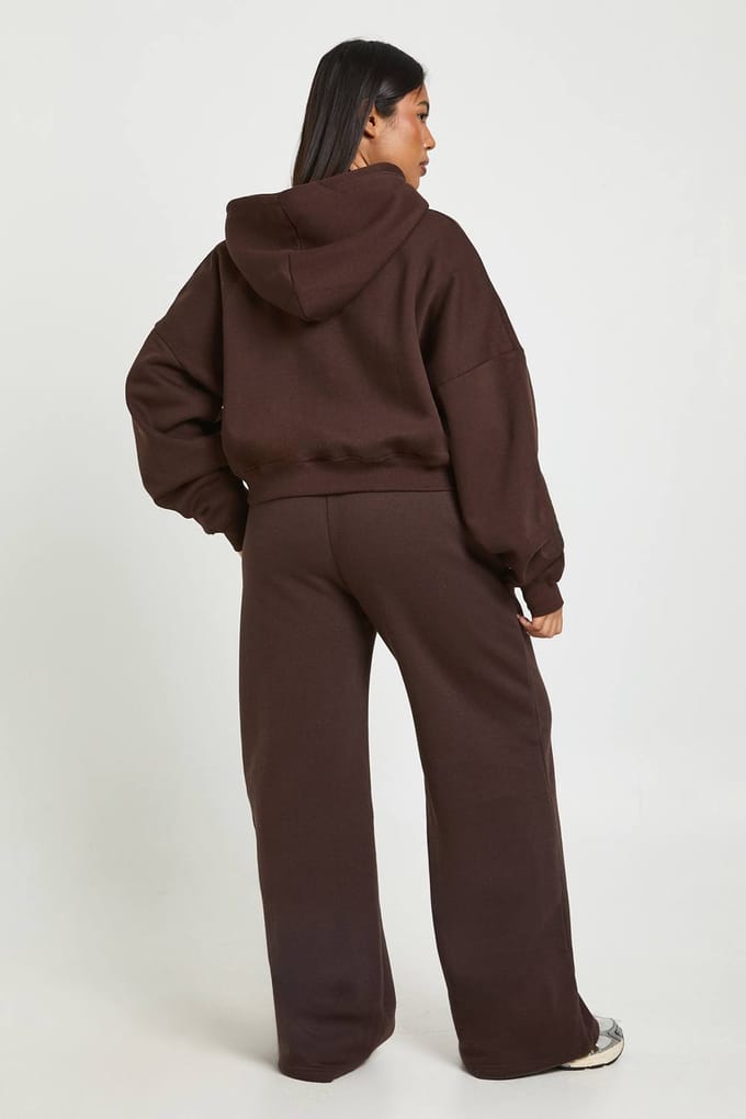boohoo Dames Plus Core Basic Pintuck Detail Diepe Tailleband Jogger met wijde pijpen | Chocoladebruin | Maat: 44