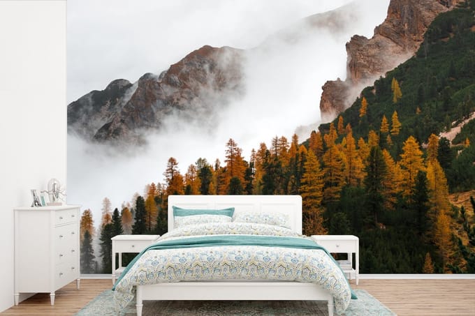 Behang - Fotobehang Berg - Mist - Bos - Breedte 420 cm x hoogte 280 cm