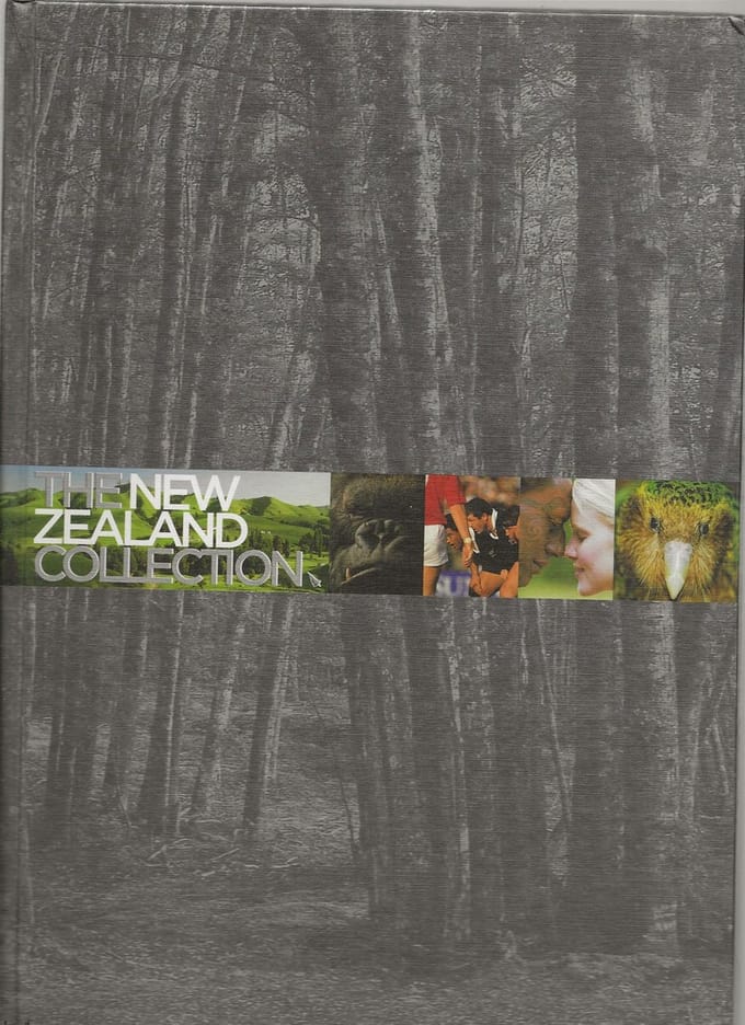 FOTOBOEK MET ALLE POSTZEGELS NEW ZEALAND 2005