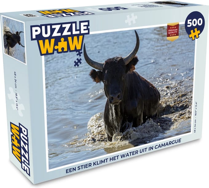 Puzzel Een stier klimt het water uit in Camargue - Legpuzzel - Puzzel 500 stukjes