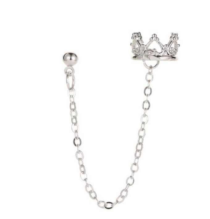 Oorbel met kroon ear cuff eraan | zilver gekleurd