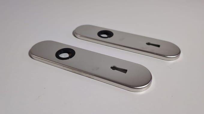 Langschild sleutelgat aluminium 72mm