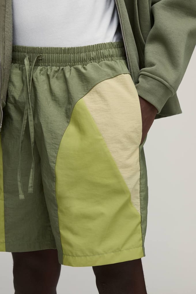 Ontspannen Pasvorm Kleurblok Middellange Nylon Shorts | Green | Size Medium