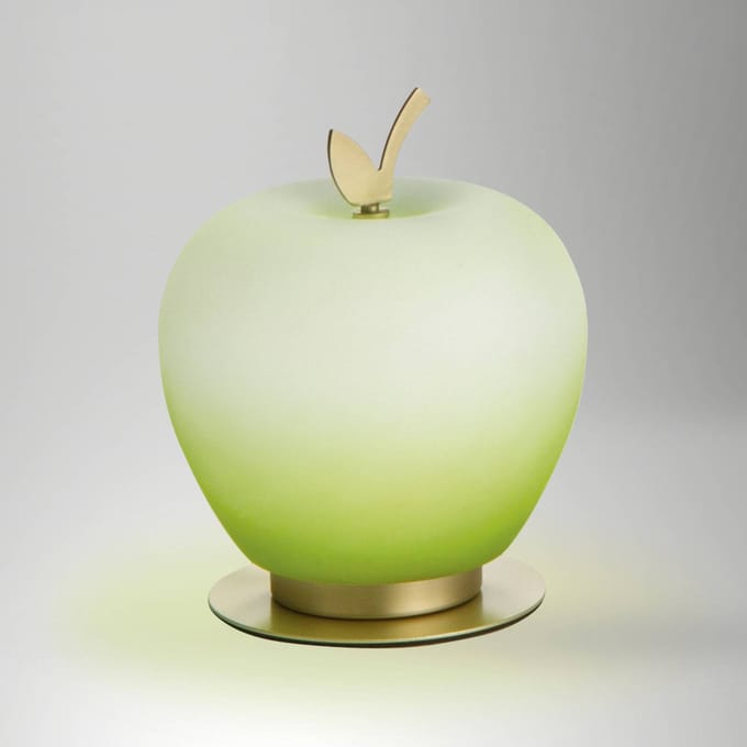 Fabas Luce Wendy LED tafellamp, groen/messing, appelvorm, glas, dimbaar