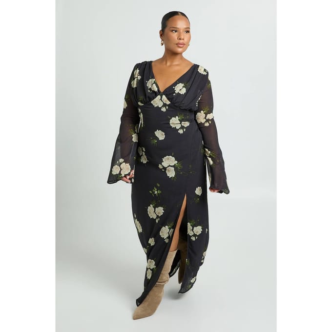 boohoo Dames Plus Bloemen Chiffon Diepe Hals Maxi Jurk | Zwart | Maat: 52