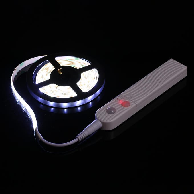 DC5-6V 2.3W 3 meter 180 LED-stripverlichting kastlamp AAA-batterijvoeding USB-opladen 3m warme witte kleur