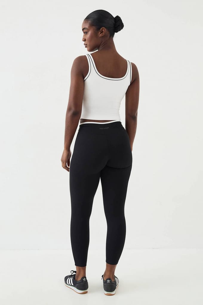 Dames DSGN Studio Ultra Sculpt Wrap Taille Paspel Detail Legging | Zwart | Maat: Medium