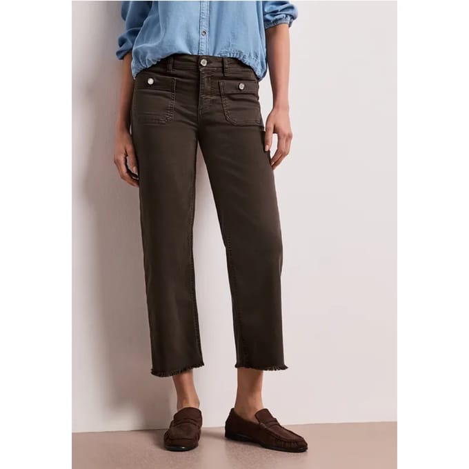Mid Waist straight leg jeans in casual fit