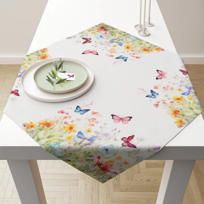 Tafelkleed Butterflies in field white - Ambiente - 90x90cm