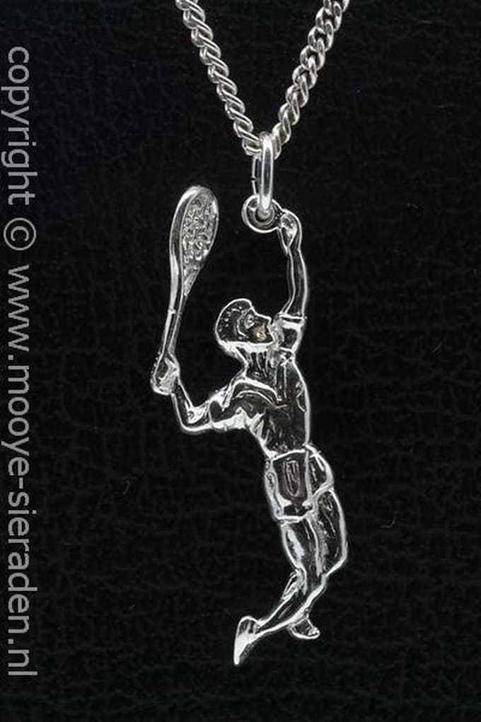 Zilveren Tennisspeler opslag ketting hanger
