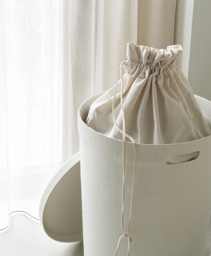 Normann Copenhagen - Verberg katoenen wasmand inzet - gebroken wit