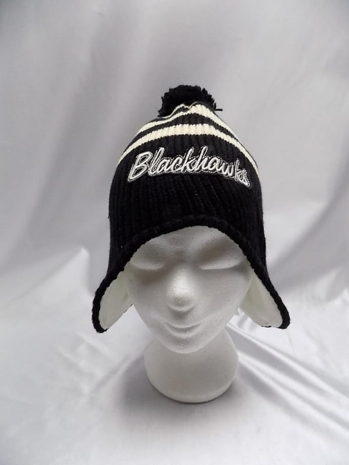 Muts IJShockey CCM Vintage Chicago Black Hawks OSFA met Pom