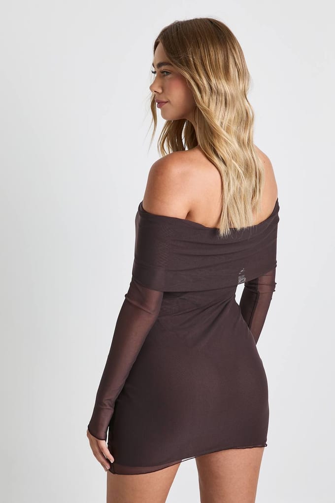 boohoo Dames Mesh Twist Front Bardot Mini Jurk | Chocolate | Maat: 16