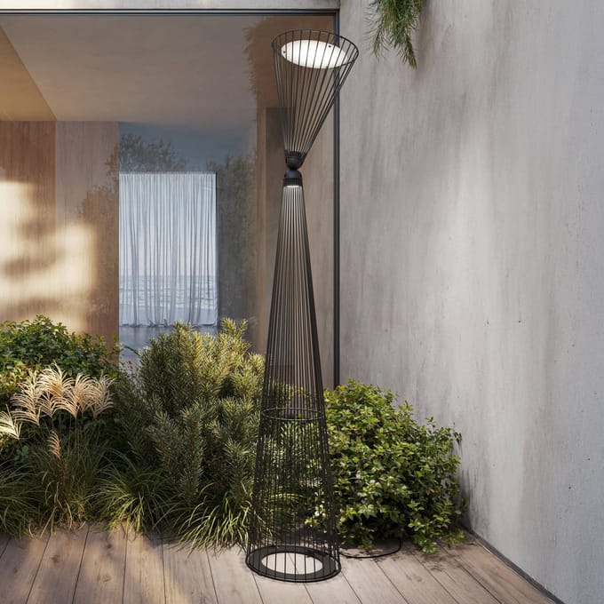 Karman LED buiten vloerlamp Ikonika, zwart, hoogte 180 cm IP55