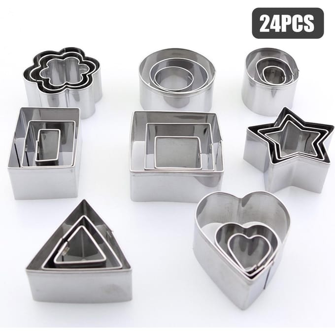Ensemble de 24 emporte-pièces en acier inoxydable de forme polygonale pour biscuits, pain, fondant, gâteau mousse argenté