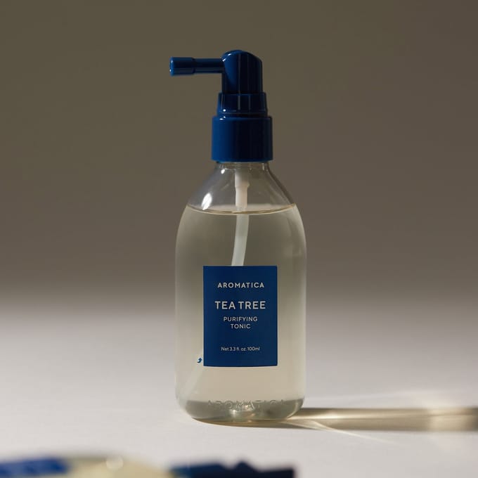 AROMATICA Tea Tree Zuiverende Tonic Verfrissende Hoofdhuid Spray 100ml white